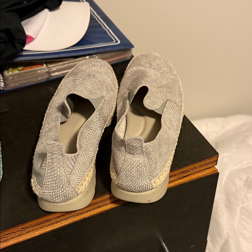 THE FLEXX Metallic Light Gray Slip-On Espadrille